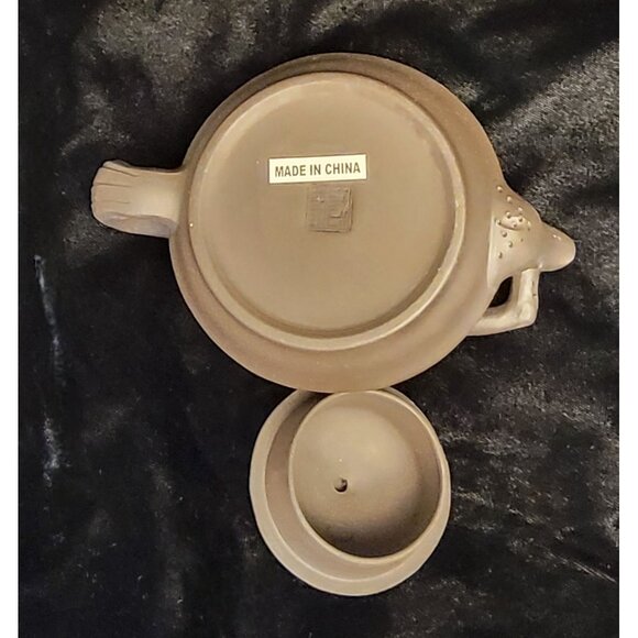 Vintage Yixing Zisha Clay Tea Pot - Picture 9 of 16
